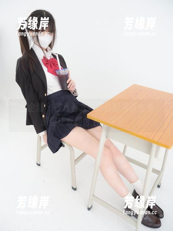紧急企划-龙崎聆音 紧急企划 - 在线看龙崎聆音的网袜合集,顺便让双腿也上个网吧!