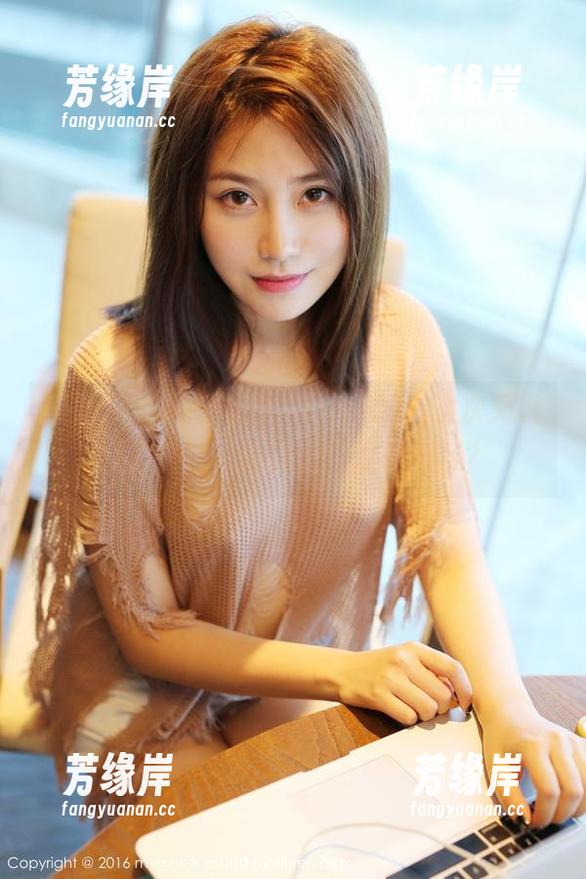 美媛馆 - 最新原图，Love陆瓷这次又玩起了裸足，她到底在想什么呀？