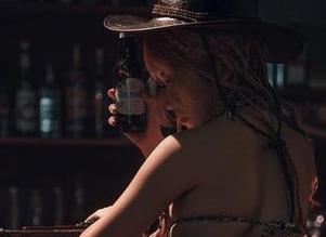 旗袍热点，芊川一笑MNK私房图集大公开
