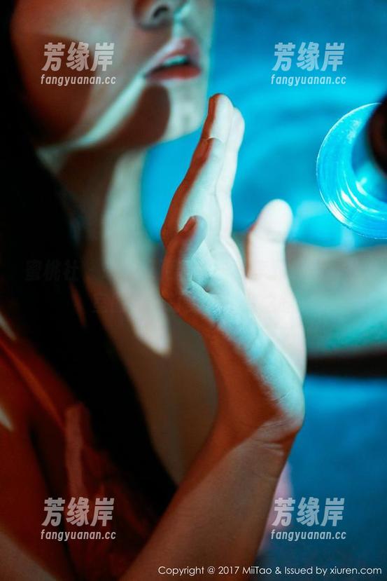 蜜桃社 - 哦，又更新啦——李颖诗的办公室图集，打工人蜕变之路