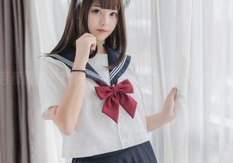 这个图包辣眼睛！蜜汁猫裘的小奶牛女仆写真，稍显离谱