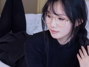 袜啵啵 – 这操作太绝了，奶油的薄肉丝写真，资源的脚尖微加固让我摸不到头脑。