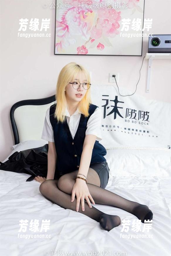 袜啵啵 - 婚纱即视感：小甜豆的私拍图包，欢乐而不失优雅
