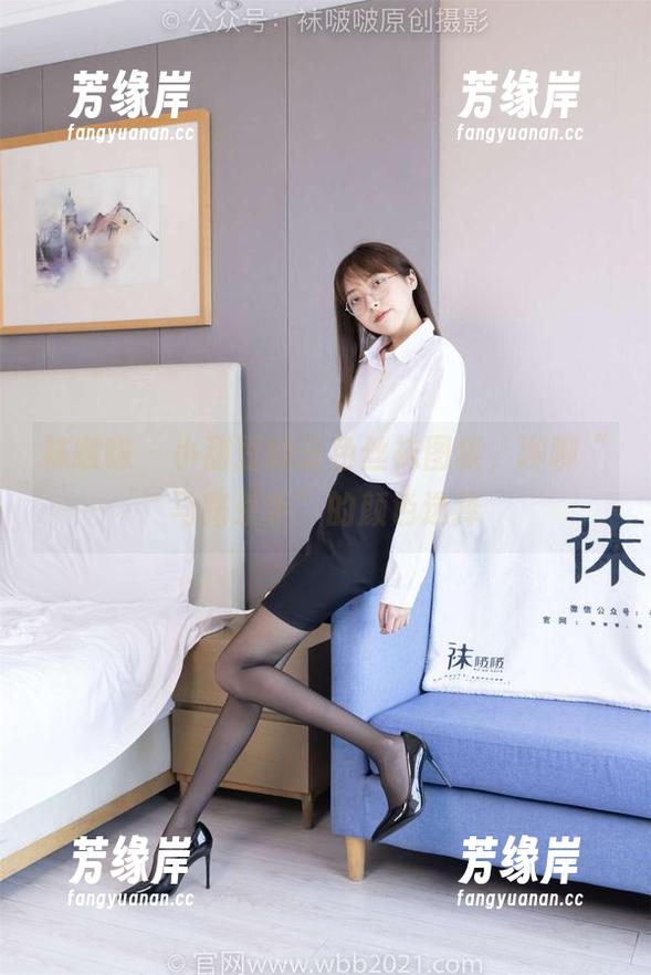 袜啵啵-小甜豆 袜啵啵 - 小甜豆的蓝色丝袜图集,聊聊“马路杀手”的颜色选择