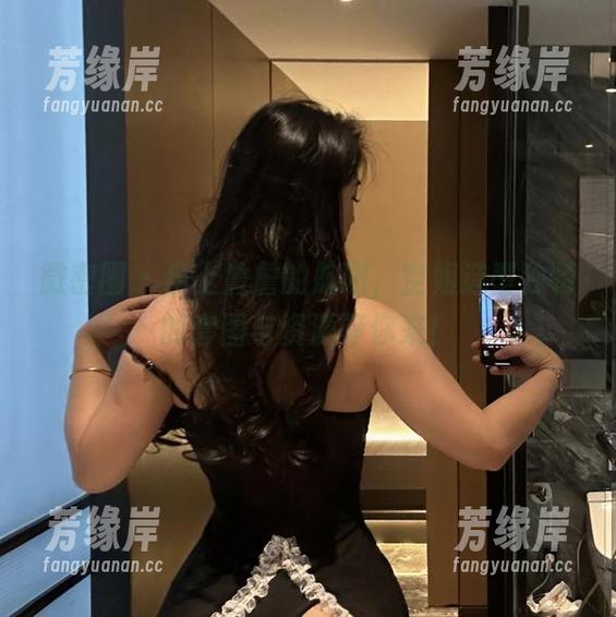 微密圈 - 坐上詹詹的航班，空姐造型独特的套图与资源等你来！