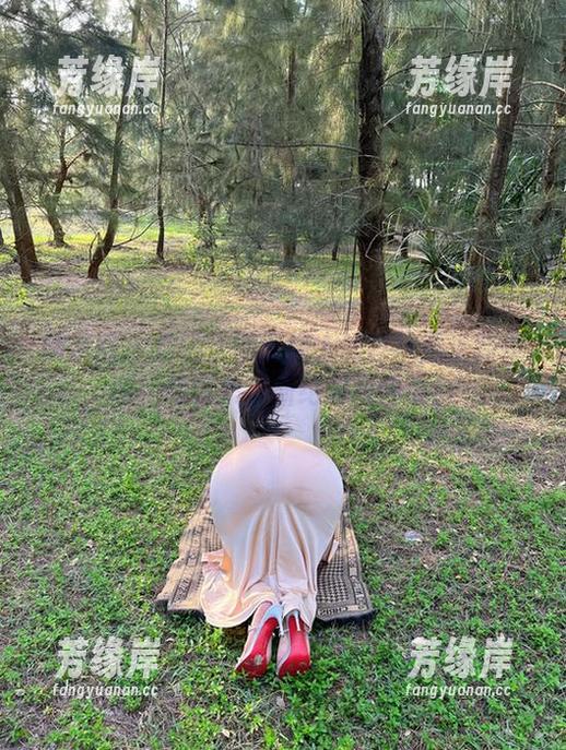 微密圈 - 当迷人的五姨太的丝袜遇上新灵感，写真集更新绝对有惊喜！