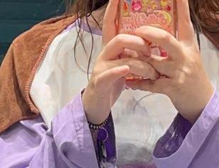 越看越迷糊，闪月半的图片精选和柏崎星奈到底有什么关系？
