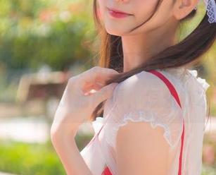想把陆卿卿kyokyo的纯白写真做壁纸，但不小心给了猫同事，怎么办才好？