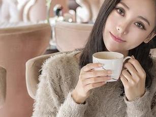 青豆客 – 高清套图里的Sugar小甜心CC，油亮感满满，一再挑逗我的视线。