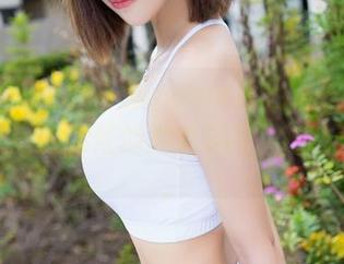 魅妍社 – 当大白兔emma遇上黑丝写真，定制出令人脸红的尴尬瞬间，哈哈没忍住。