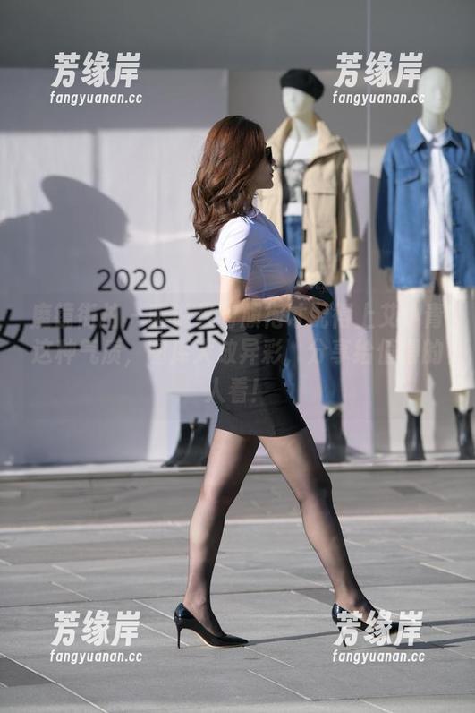 魔镜街拍-艾小青 魔镜街拍 - 听说只有旗袍才配得上艾小青这种气质,图库大放异彩,分享给值得的人看!